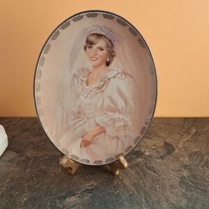 Princess Diana Elegant Portrait Plate in Cream and Silver
